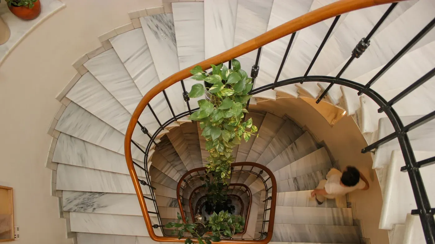 Spiraltrappa i ett hem