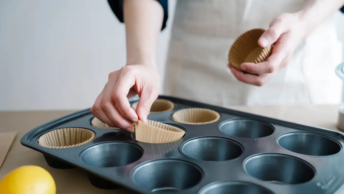 Muffinsform med smet i hålen