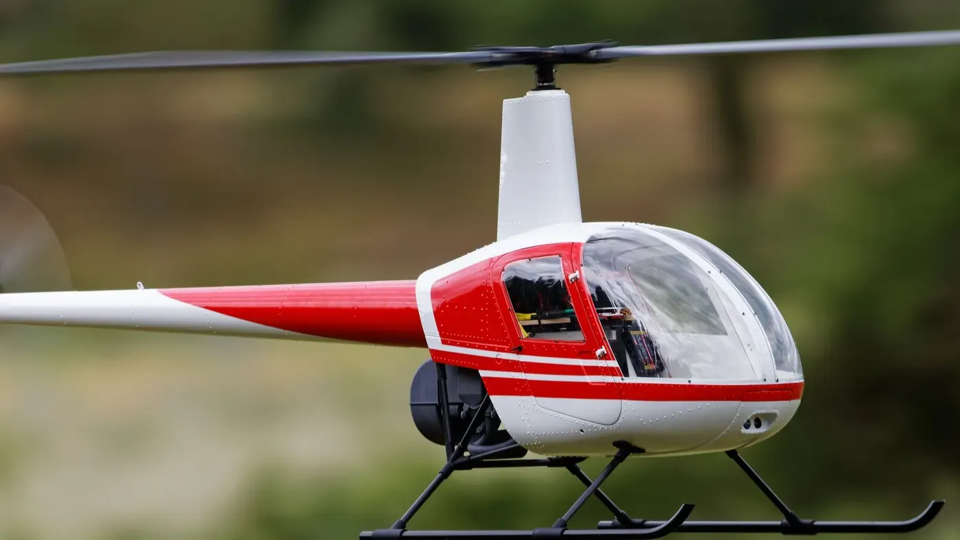 Radiostyrd helikopter i luften